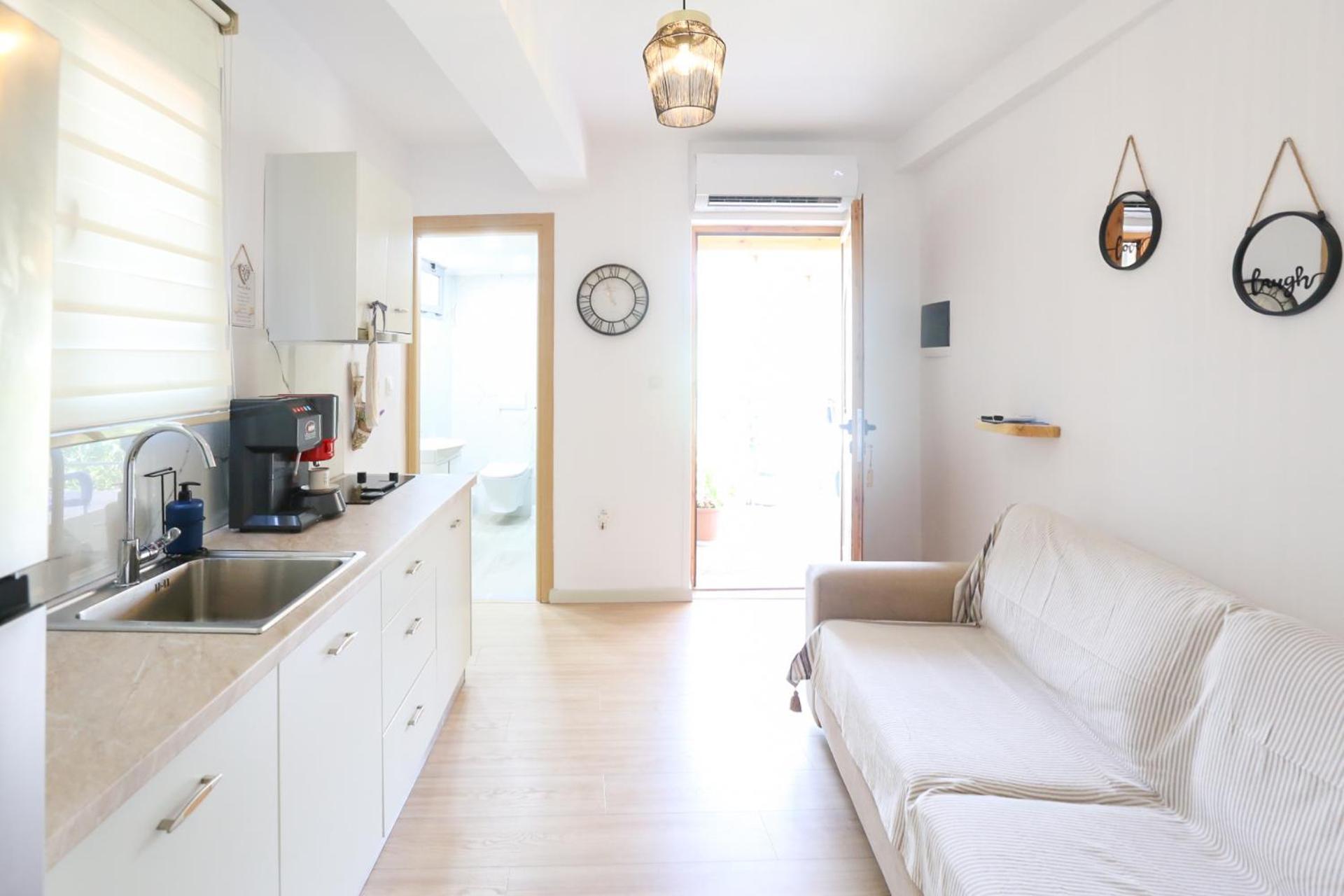Village View Apartments Himare Esterno foto