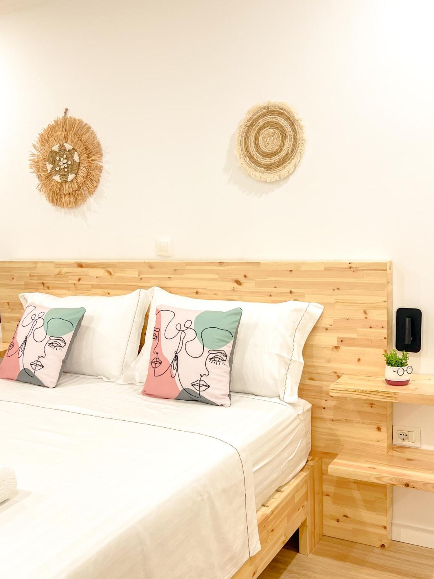 Village View Apartments Himare Esterno foto