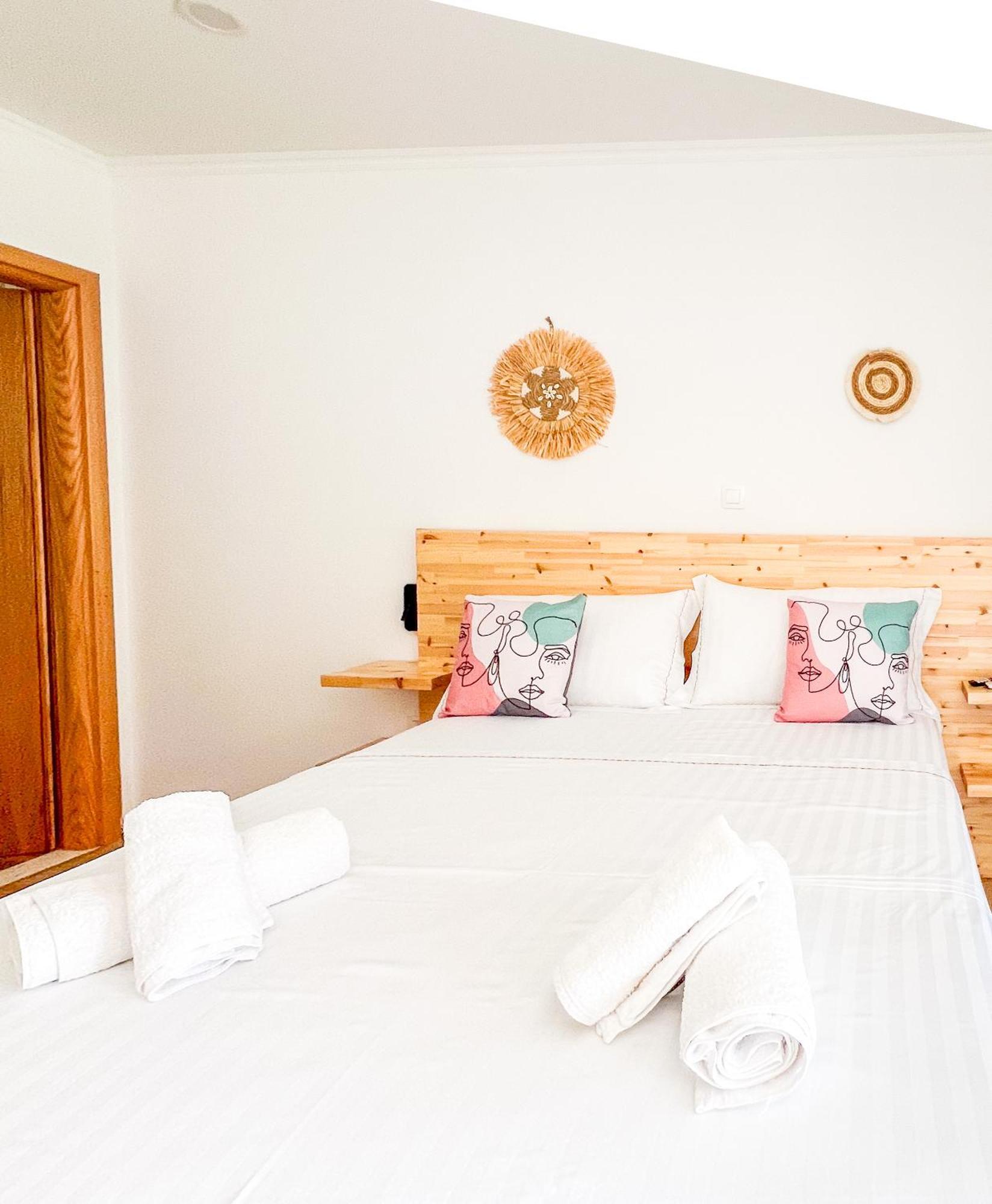 Village View Apartments Himare Esterno foto