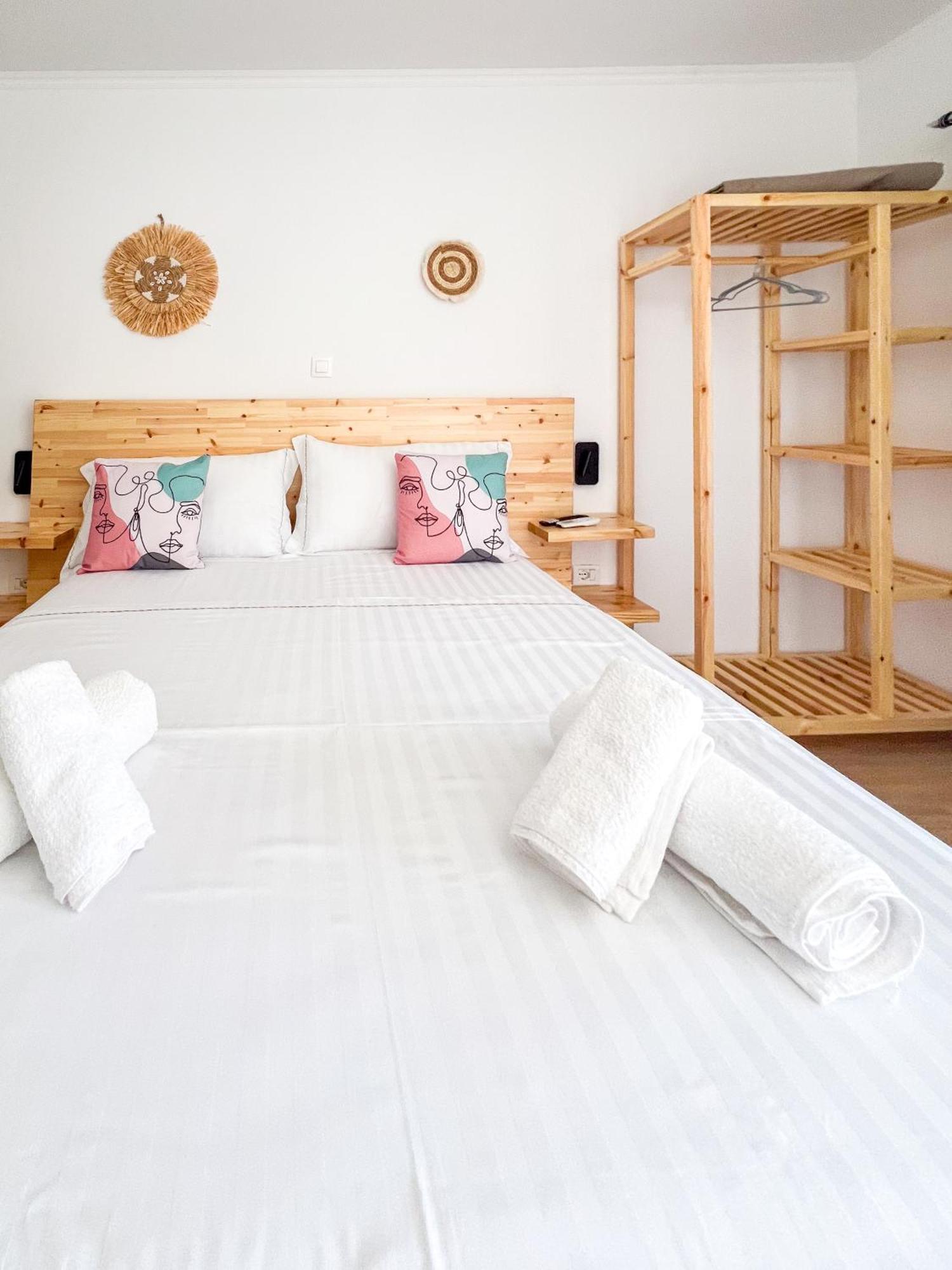 Village View Apartments Himare Esterno foto