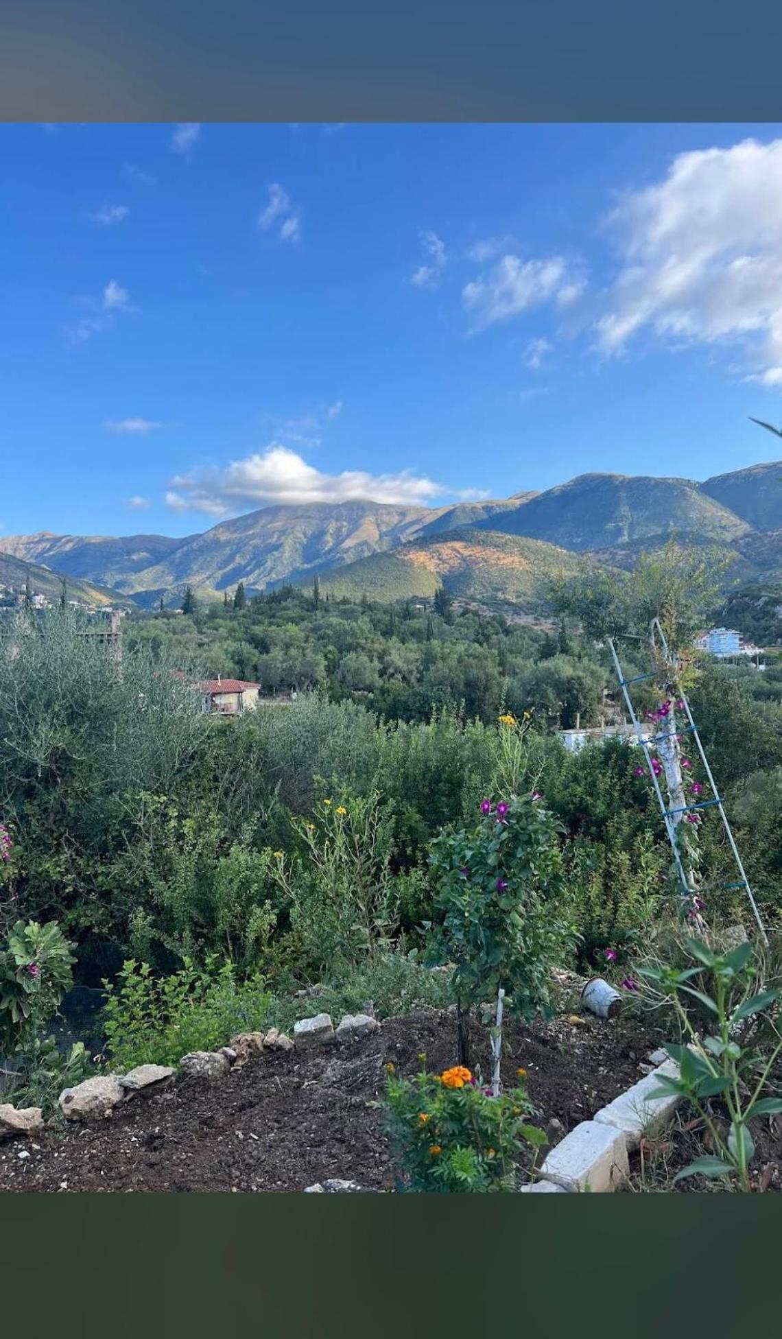Village View Apartments Himare Esterno foto